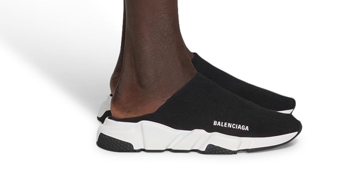 Balenciaga Sneakers Outlet has been rocking Western wear left